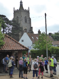 Breiefing near Mattishall
Church